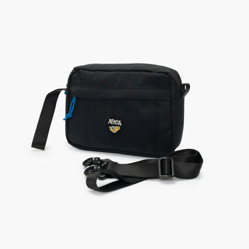 TRUGGO - HITAM